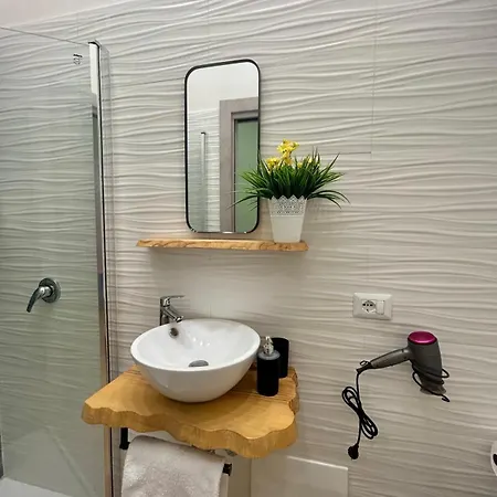 Center House Mery&ines